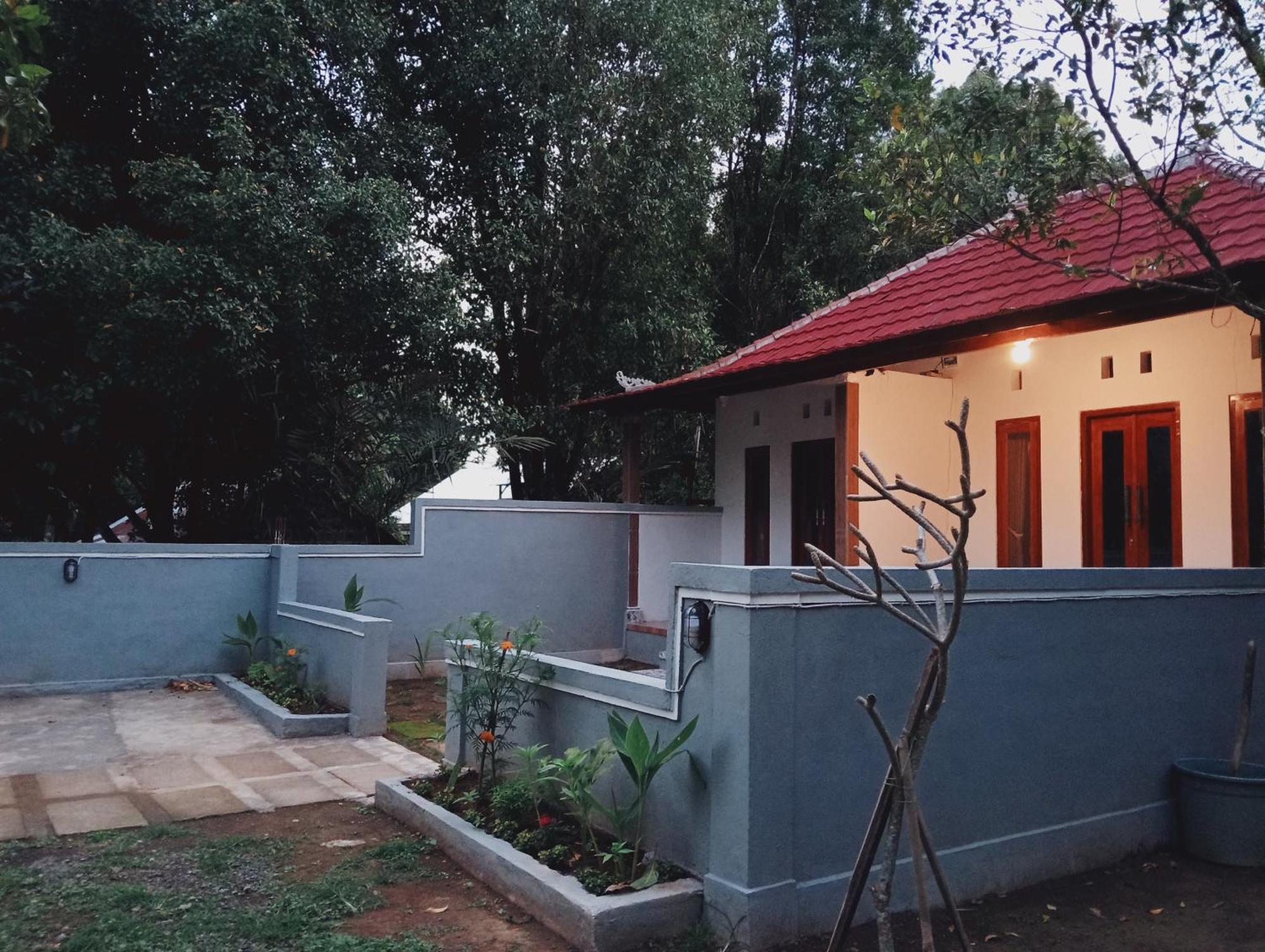 Jepun Homestay Lemukih Singaraja  Exterior photo