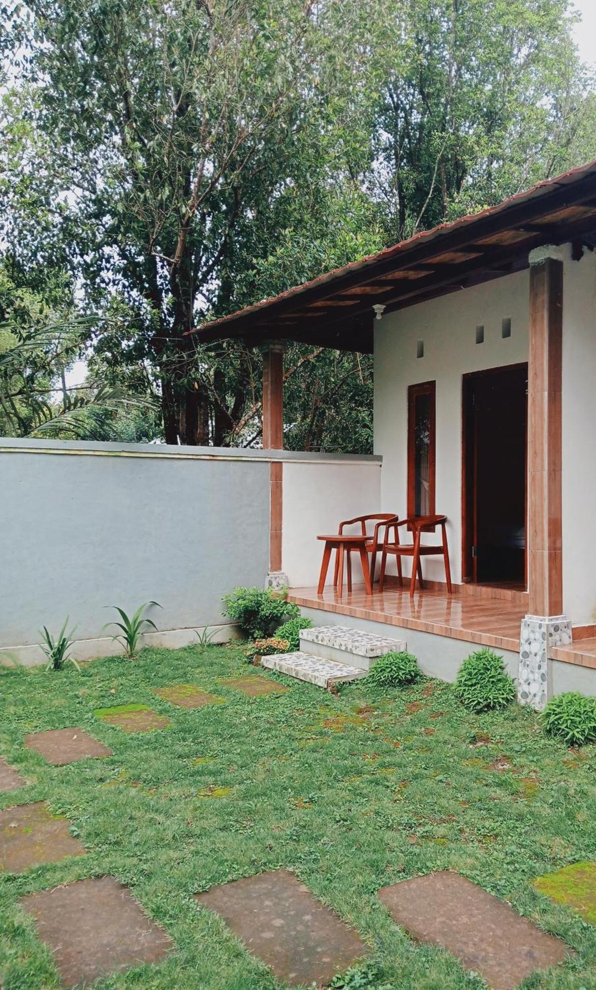 Jepun Homestay Lemukih Singaraja  Exterior photo